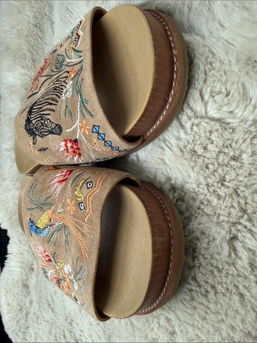 Johnny Was Watipaso Embroidered Suede Slide Sandals Tan Size 10 - Picture 5 of 13